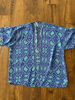 Fun geometric women’s cover up / summer cardigan, size medium